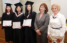 30 мая состоялась торжественная церемония вручения дипломов выпускникам РКФ 2014 года 2014年本科毕业典礼